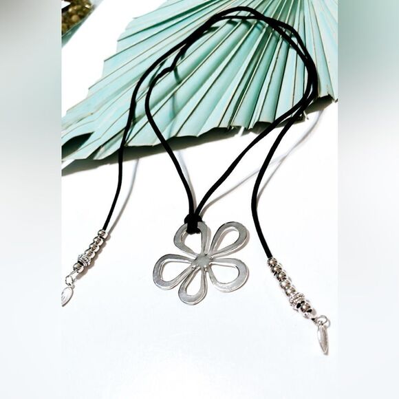 Silver flower pendant S212 - Picture 3 of 3